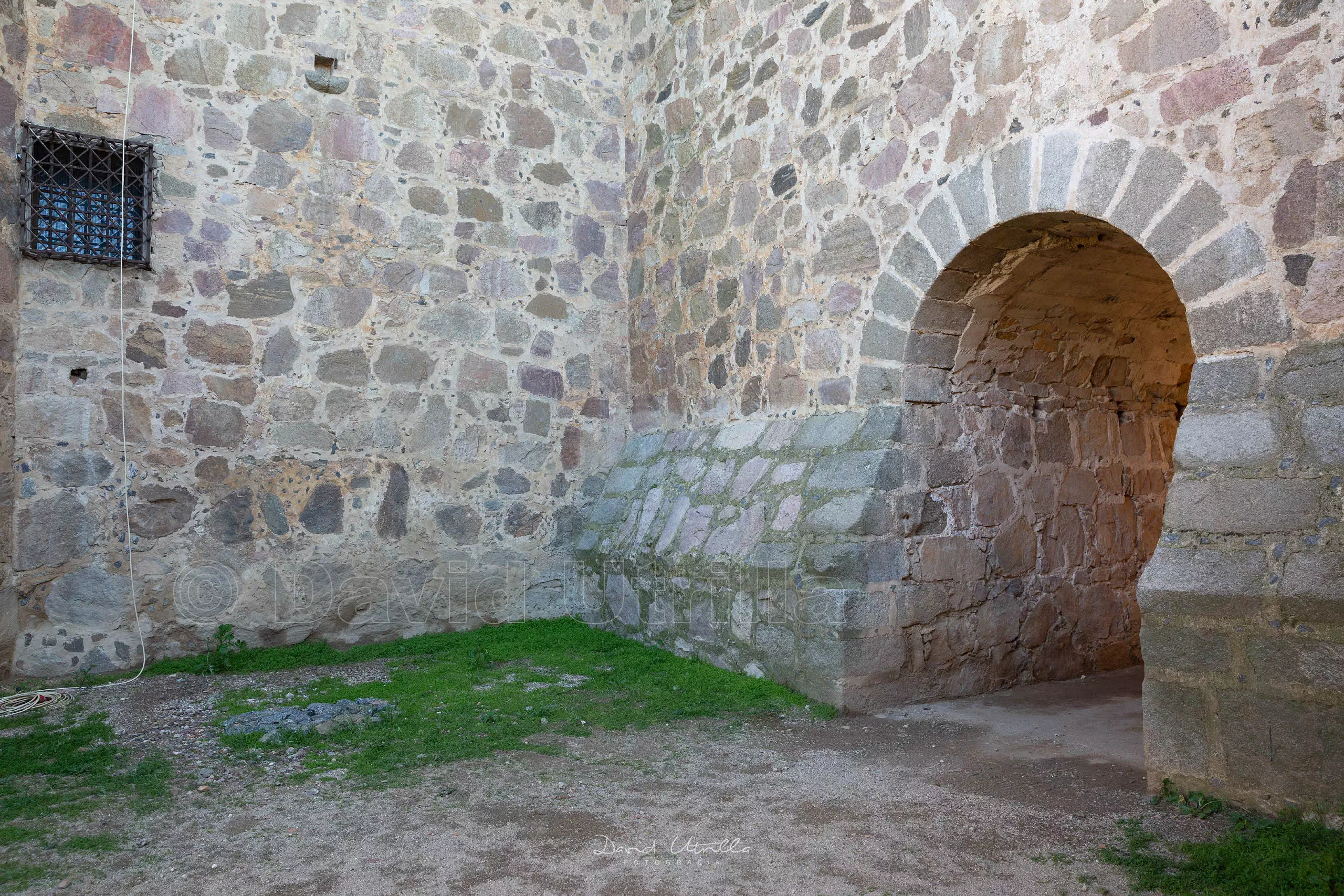 Pasadizo bajo la torre