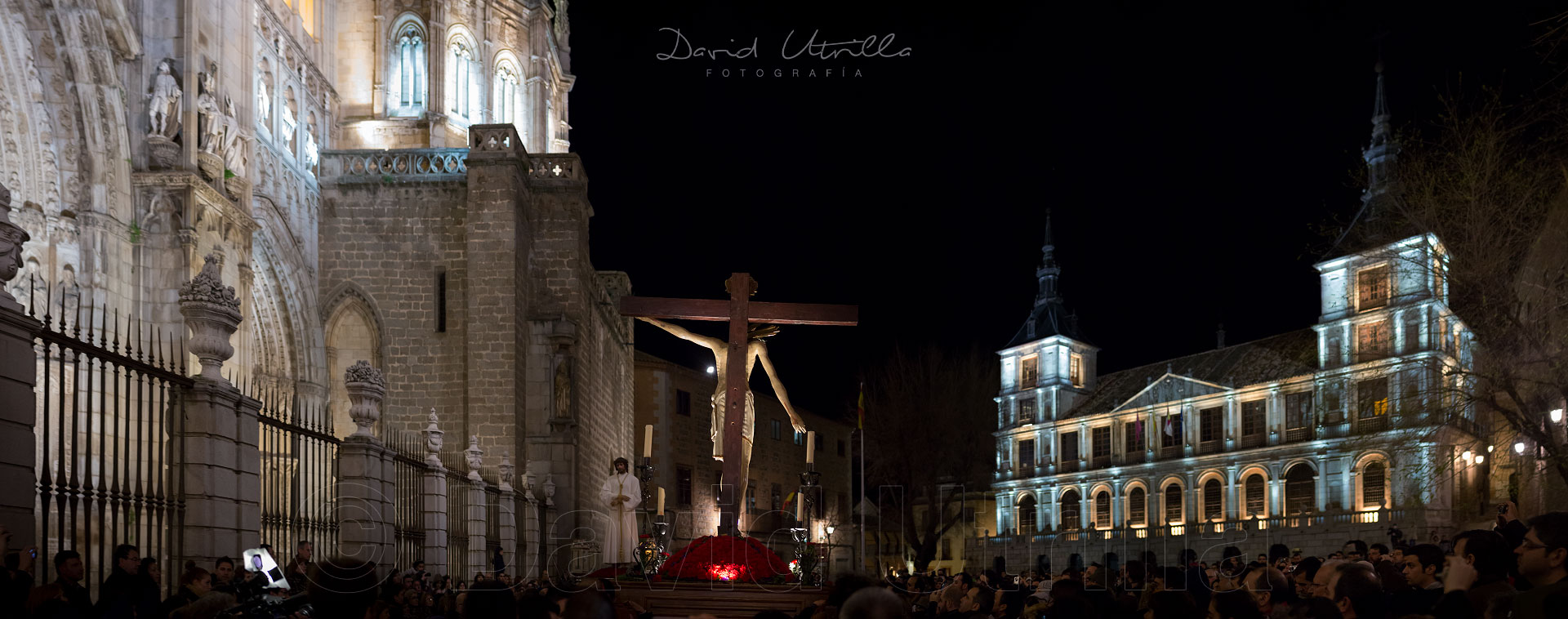 Encuentro de semana santa en la plaza del ayuntamiento