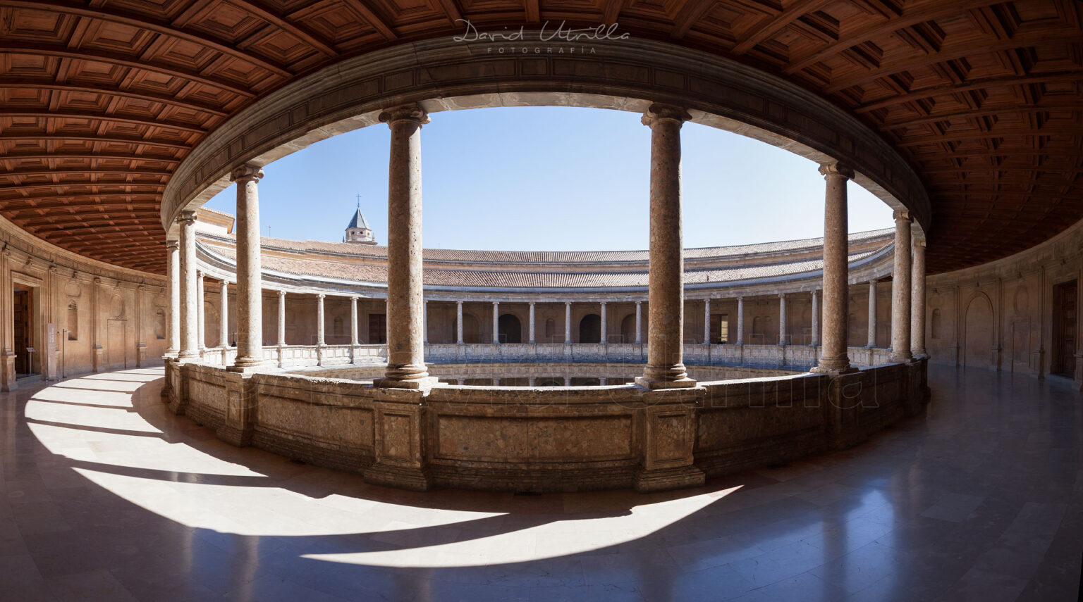 Claustro alto del palacio de Carlos V de Granada