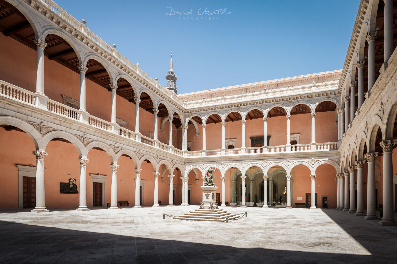 Patio del Alcázar de Toledo