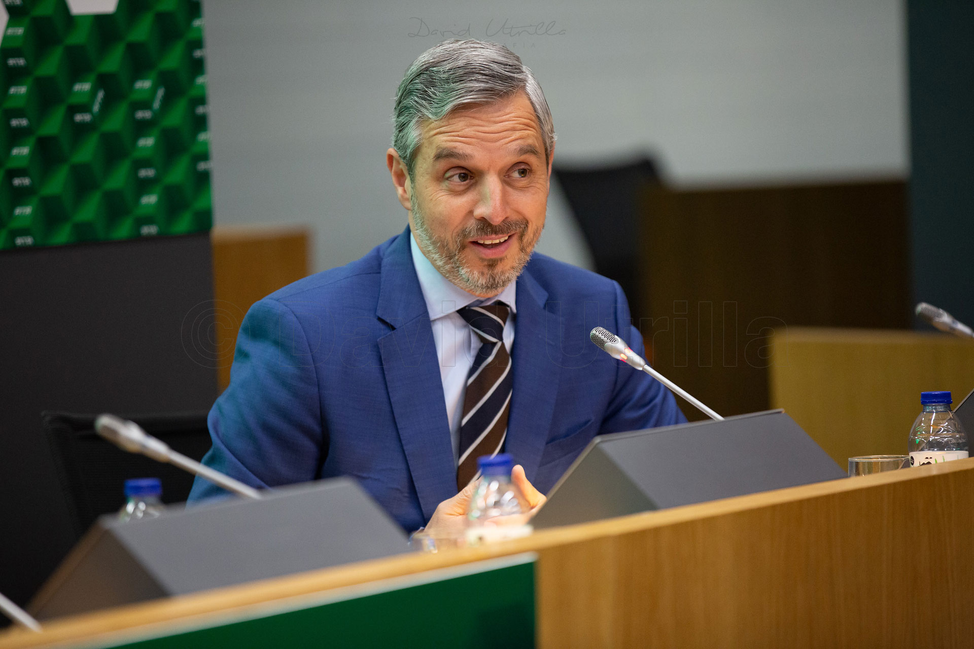 Diputado Juan Bravo en una intervención
